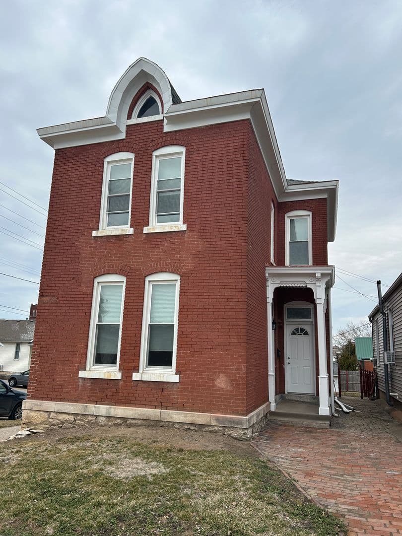 Quincy Apartment: 1001 Kentucky