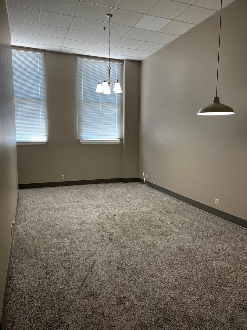 Quincy Apartment: 500 Maine St.