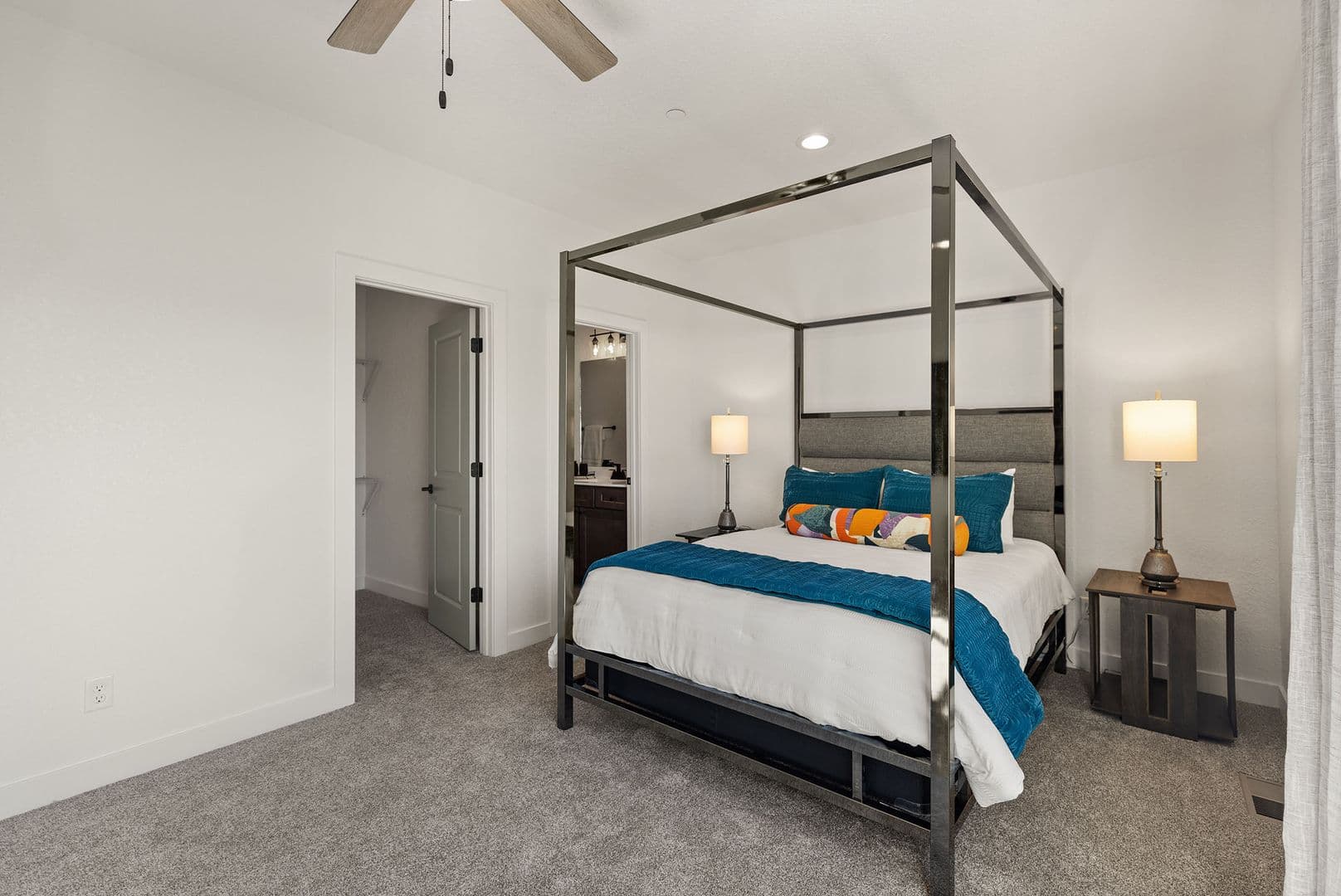 Quincy Townhome: 201 S 8th