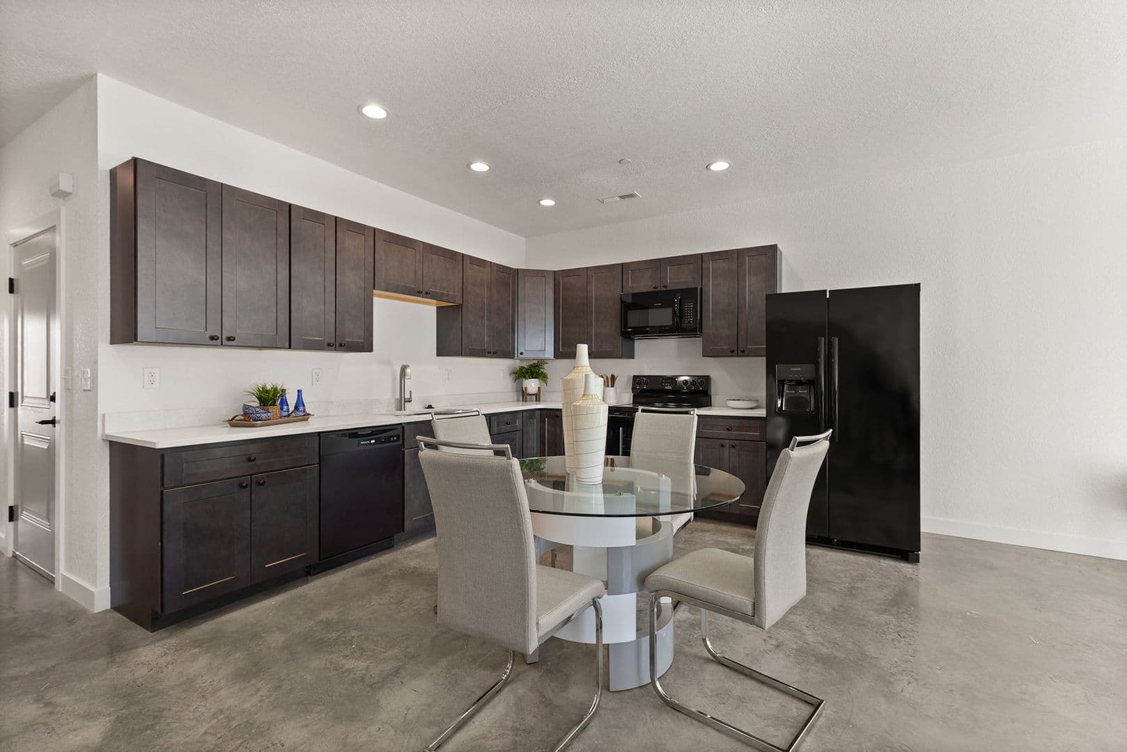 Quincy Townhome: 201 S 8th