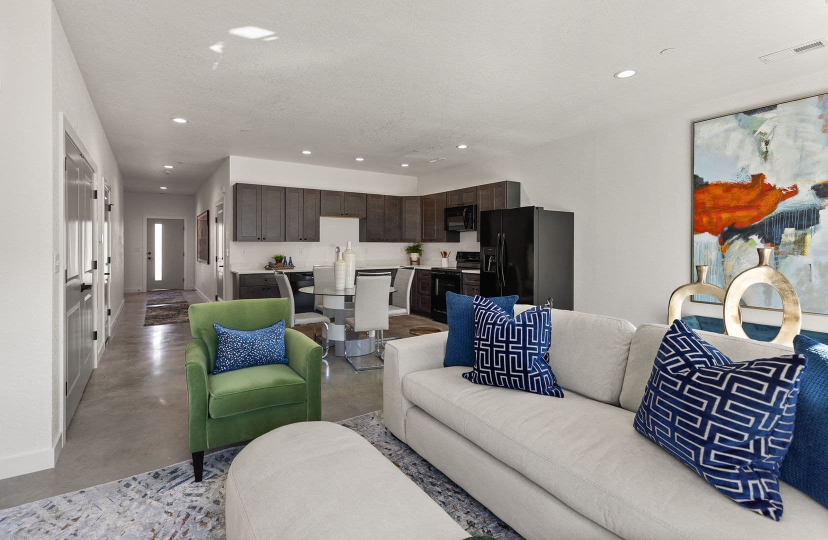 Quincy Townhome: 201 S 8th
