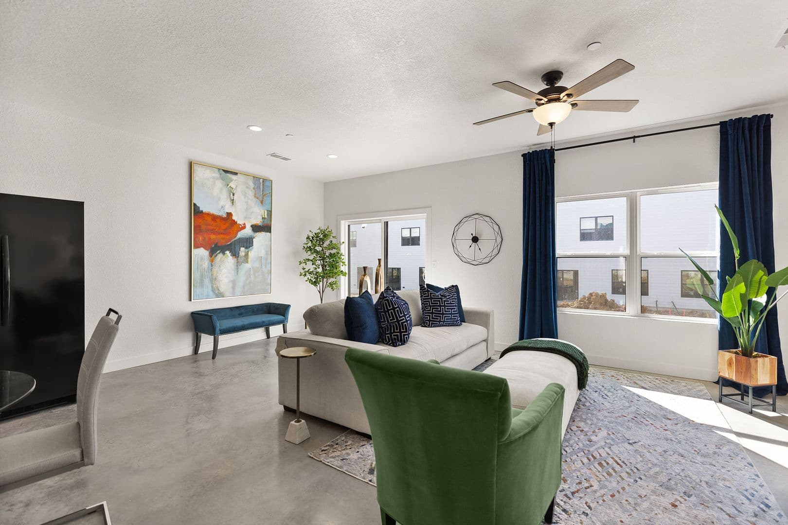 Quincy Townhome: 201 S 8th