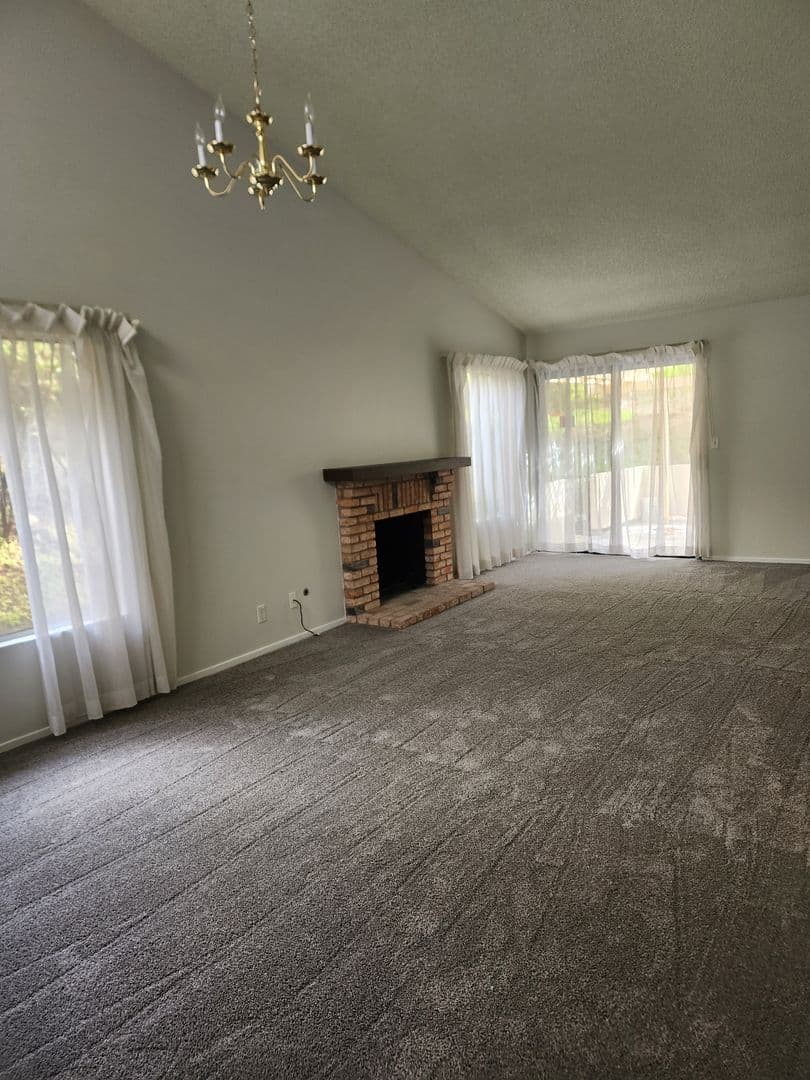 SAN DIEGO House: 17827 AVENIDA CORDILLERA #48