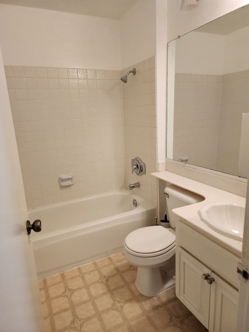 SAN DIEGO House: 17827 AVENIDA CORDILLERA #48
