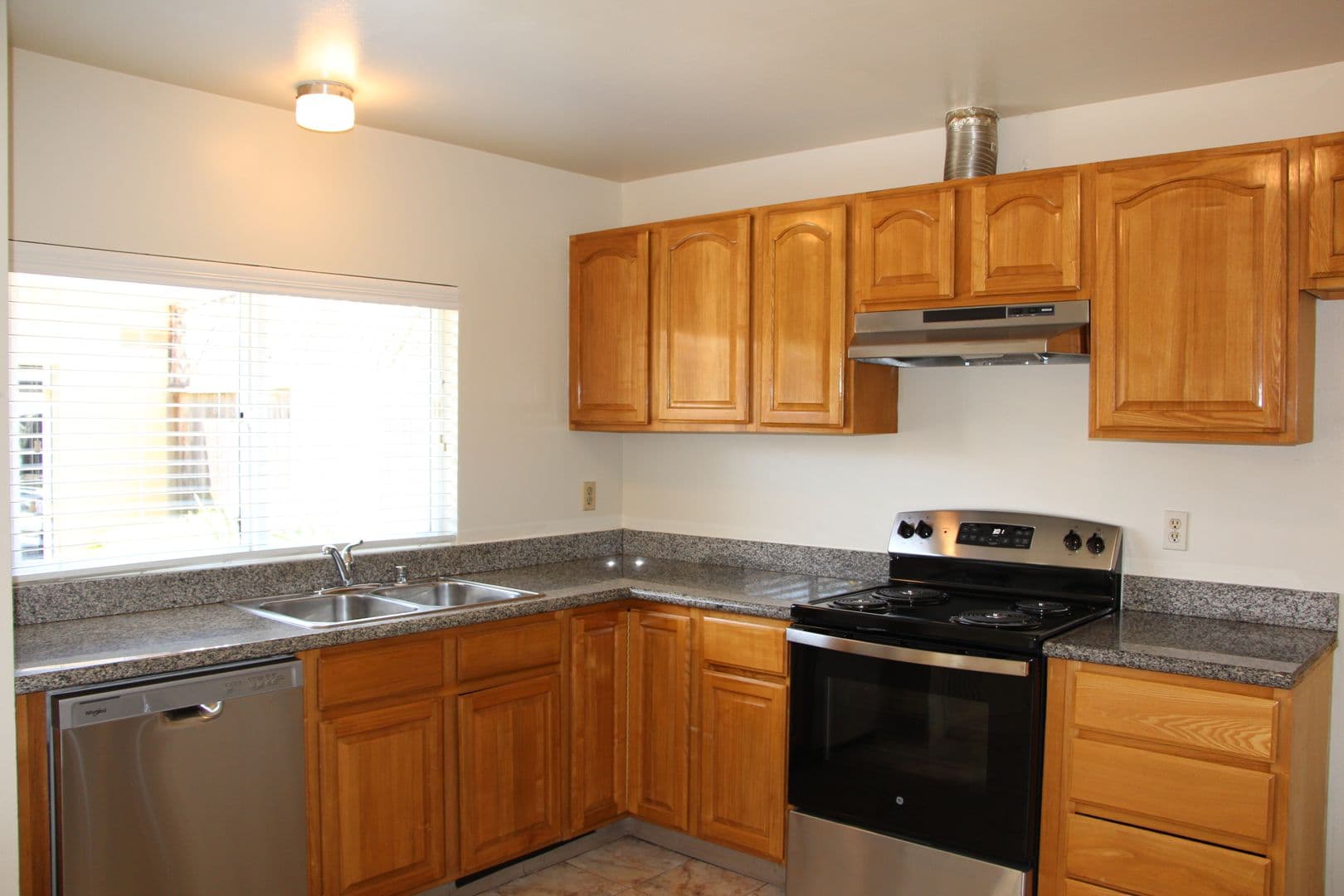 Union City House: 4220 Comet Circle