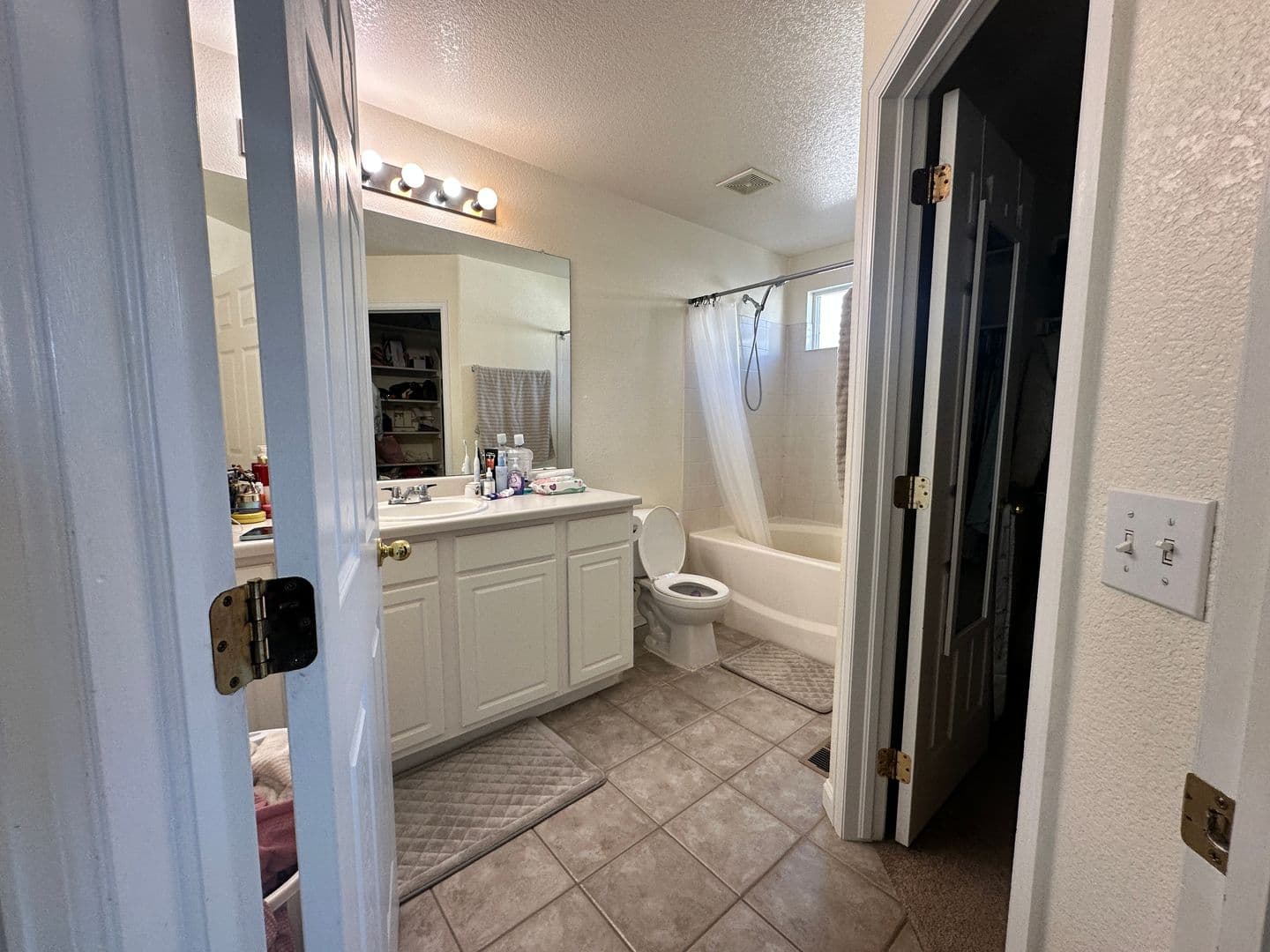 Thornton House: 11972 Glencoe Dr