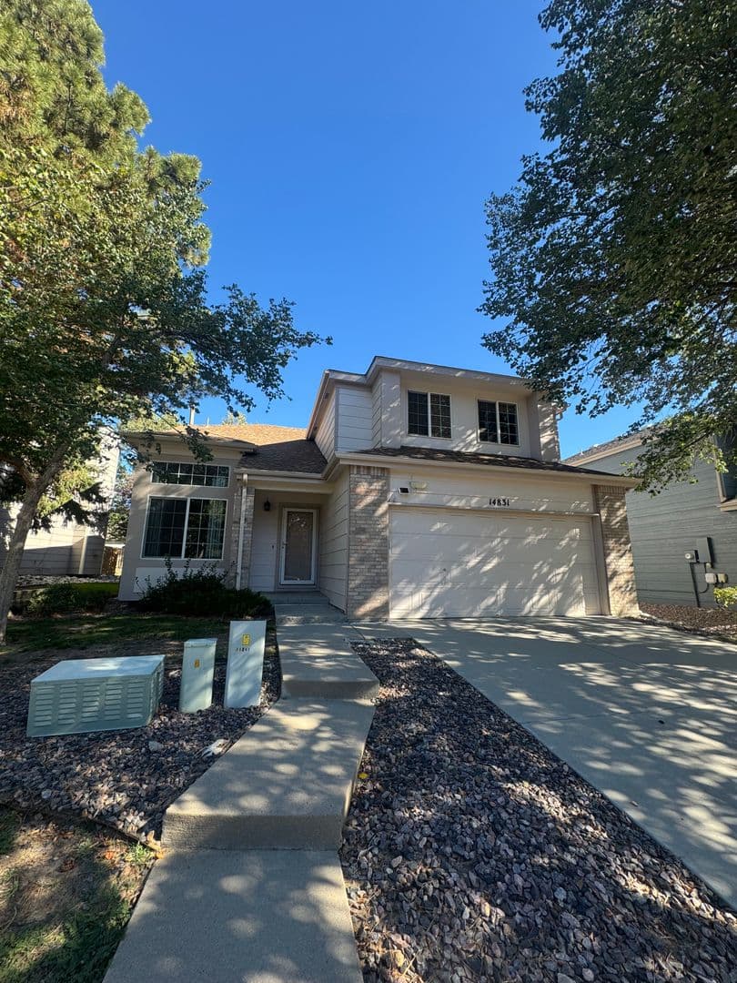Aurora House: 14831 E Penwood Pl