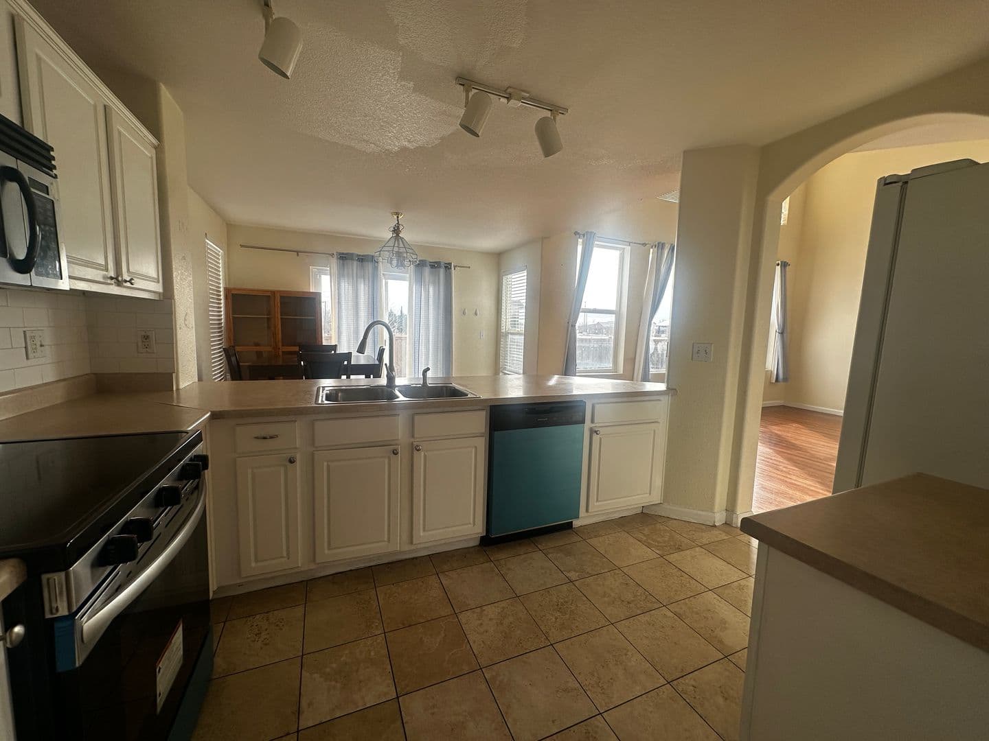 Thornton House: 11972 Glencoe Dr