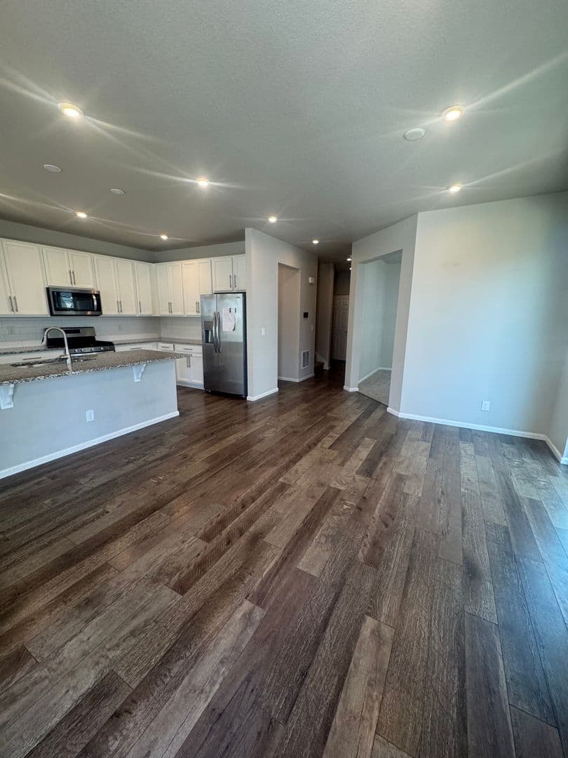 Centennial House: 15917 E Otero Ave