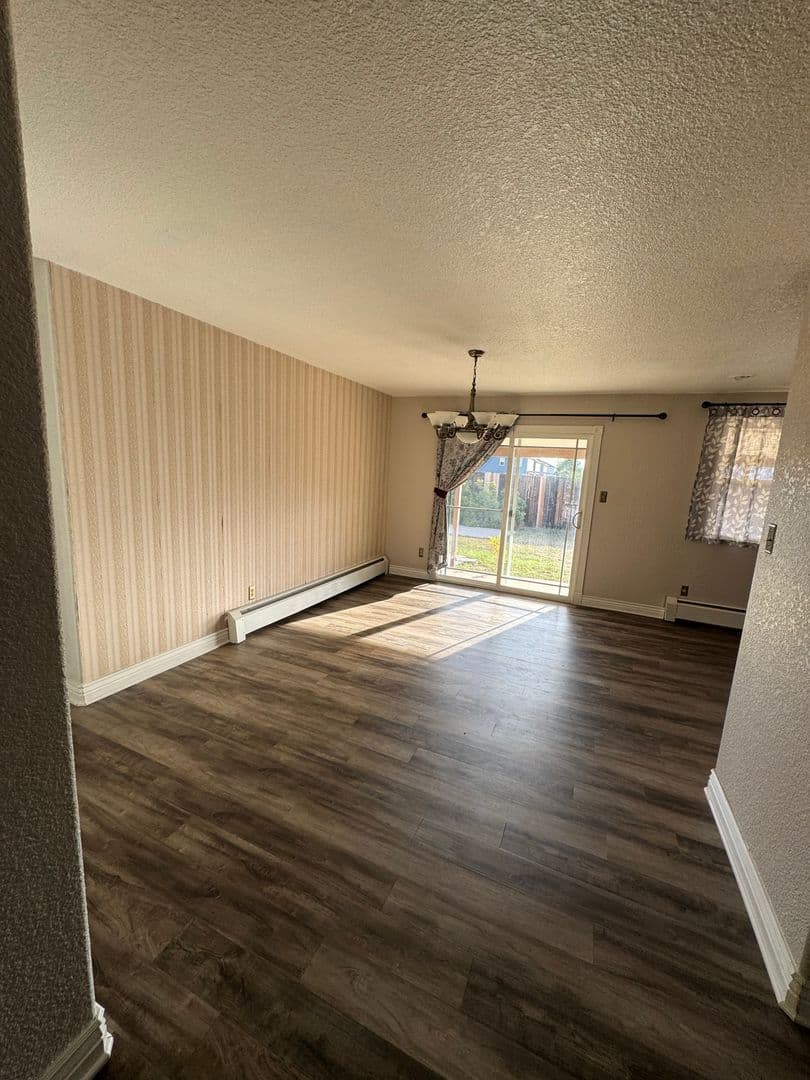 Littleton House: 4698 S Fountain Cir