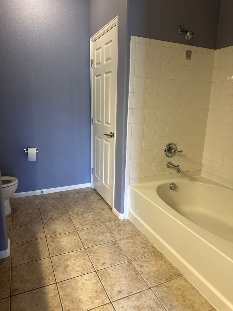 Erie House: 1425 Blue Sky Cir Unit 15-204
