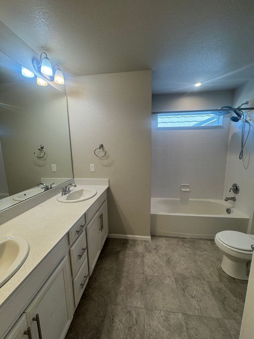 Centennial House: 15917 E Otero Ave