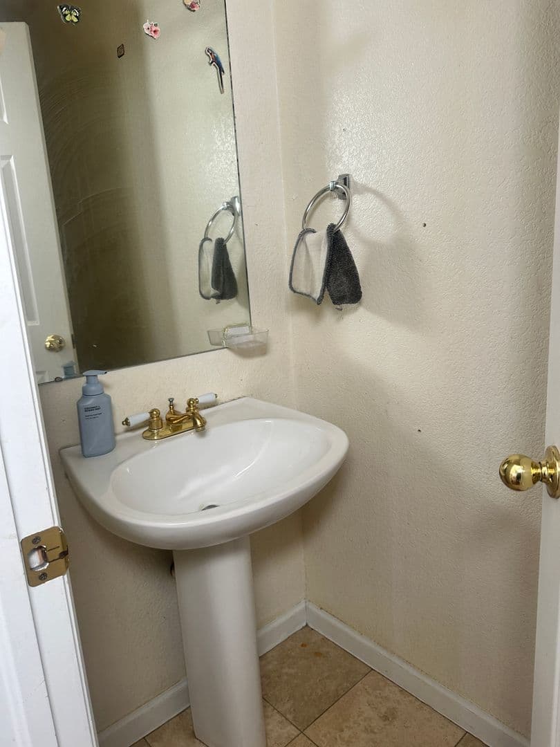 Thornton House: 11972 Glencoe Dr