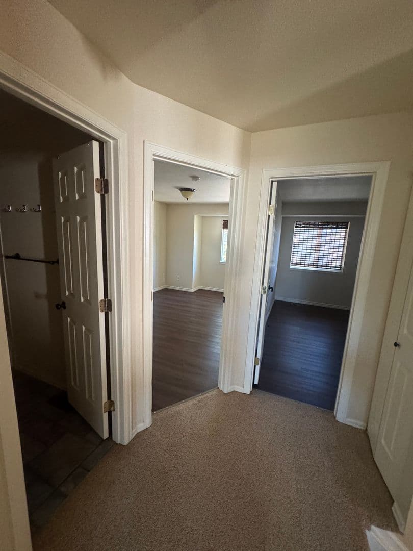 Aurora House: 14831 E Penwood Pl
