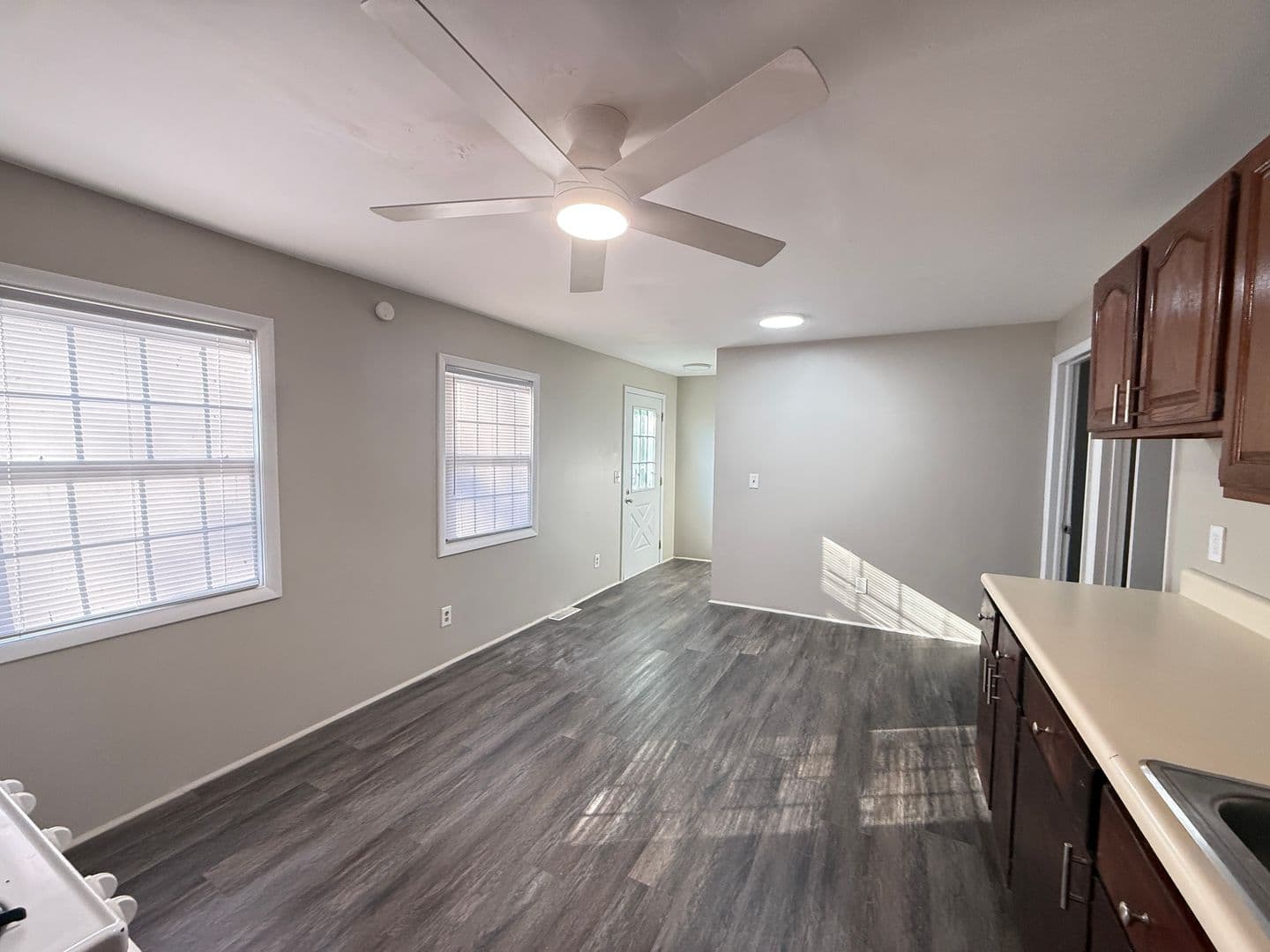 Jackson Apartment: 414 N State St