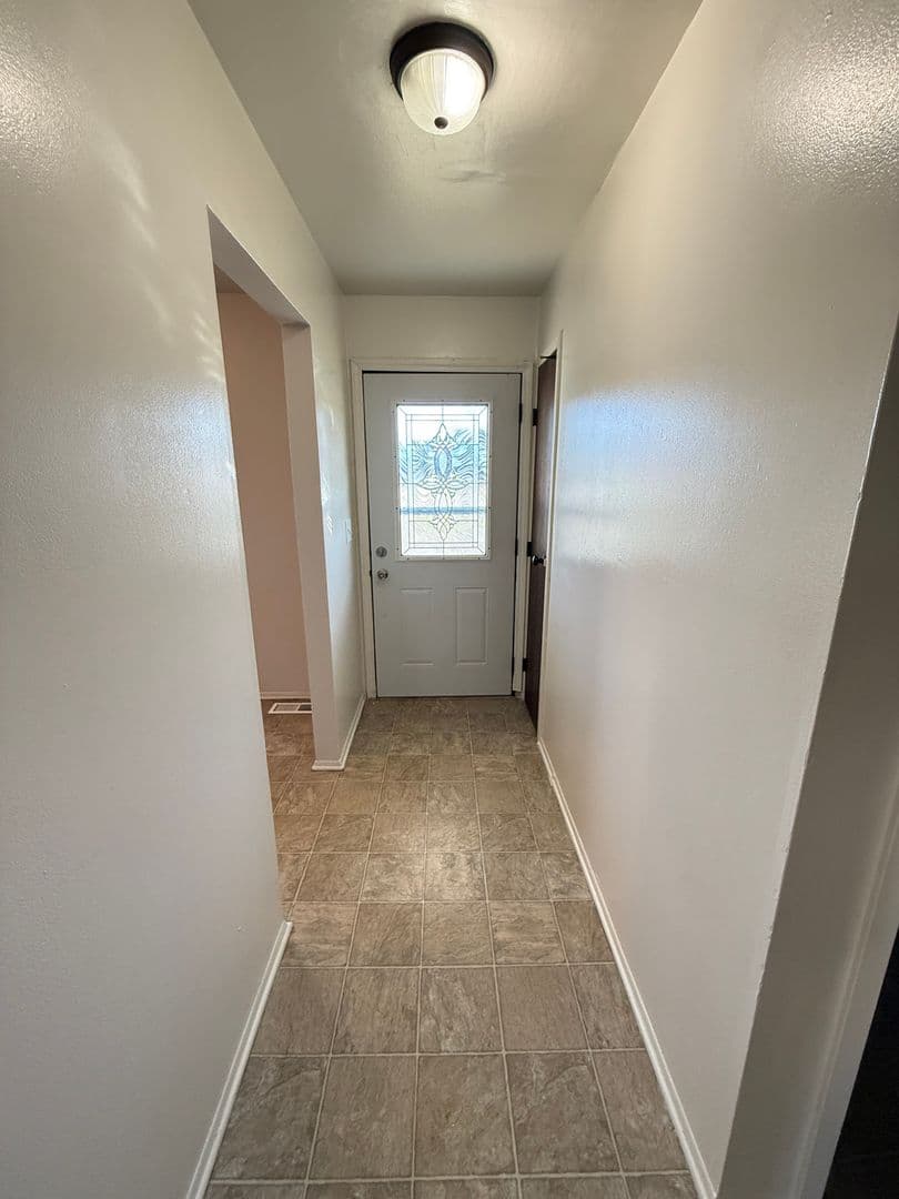 Jackson Apartment: 1450-1460 Longfellow Ave