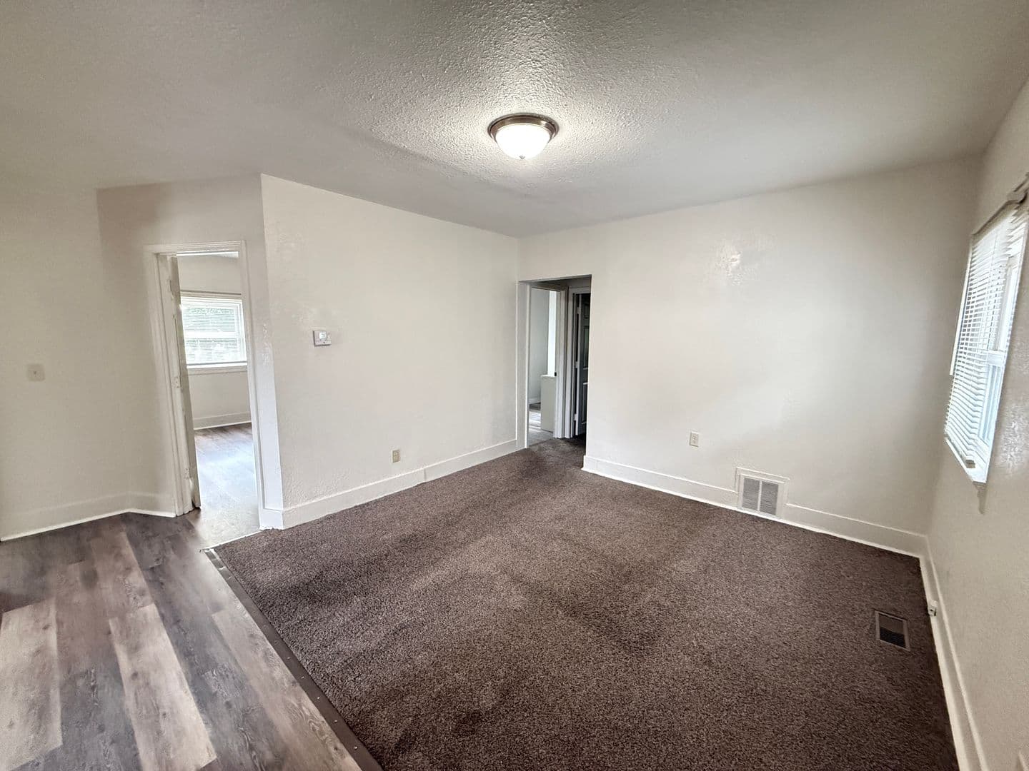 Jackson Apartment: 107 W Wilkins St