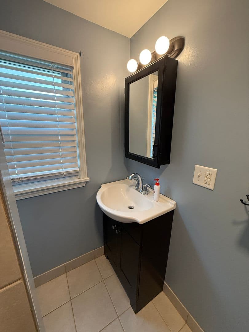 Jackson House: 1039 Brentwood Rd