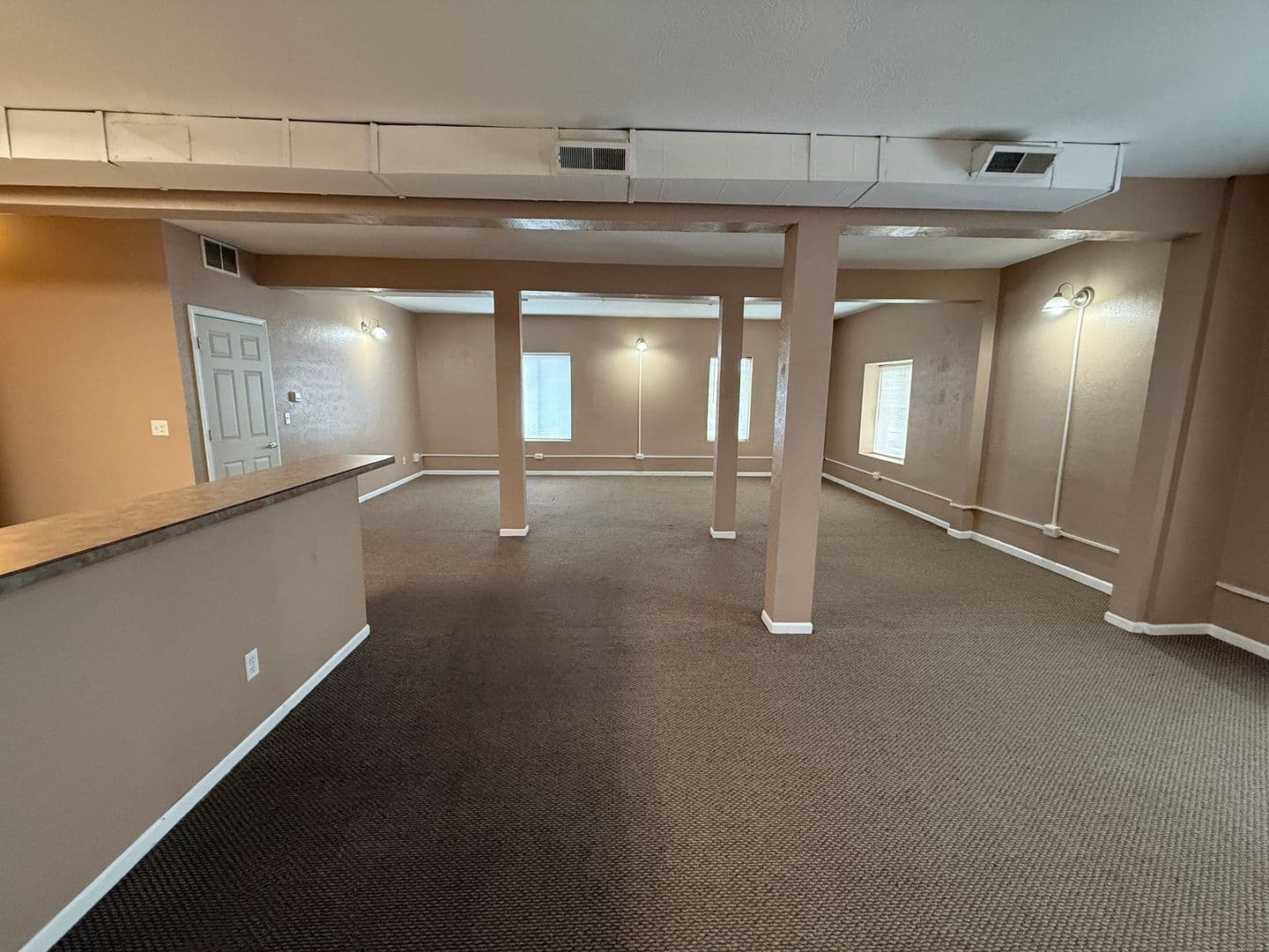 Jackson Apartment: 634 E Michigan Ave