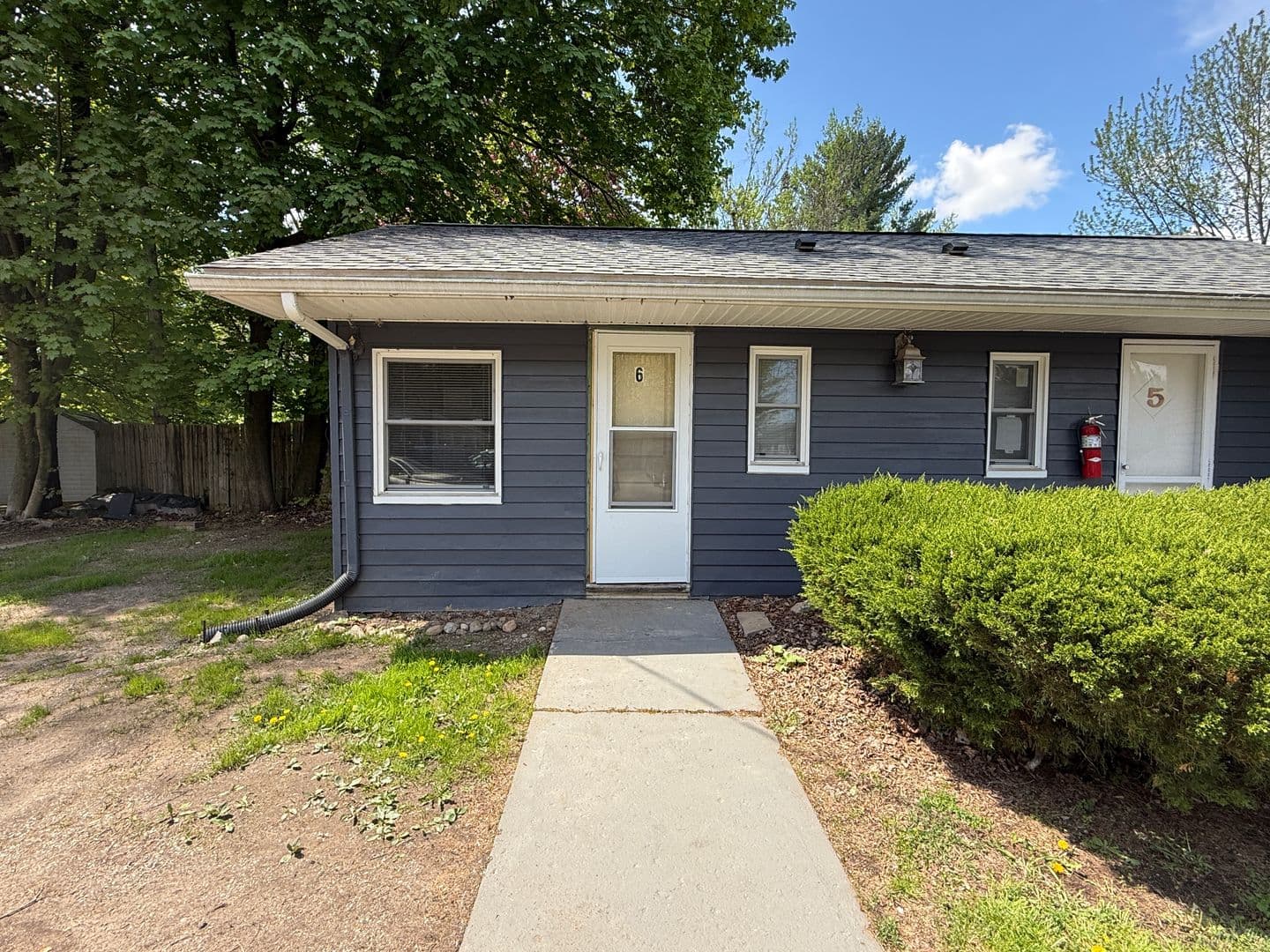 Jackson Apartment: 7657 Ann Arbor Rd