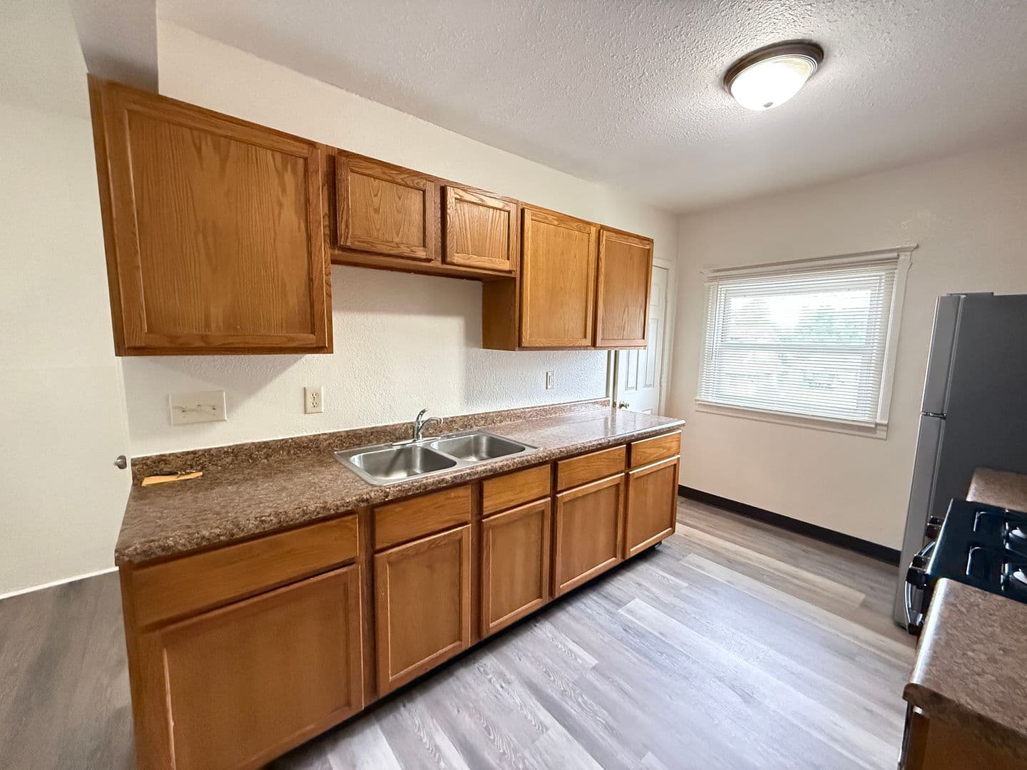 Jackson Apartment: 107 W Wilkins St