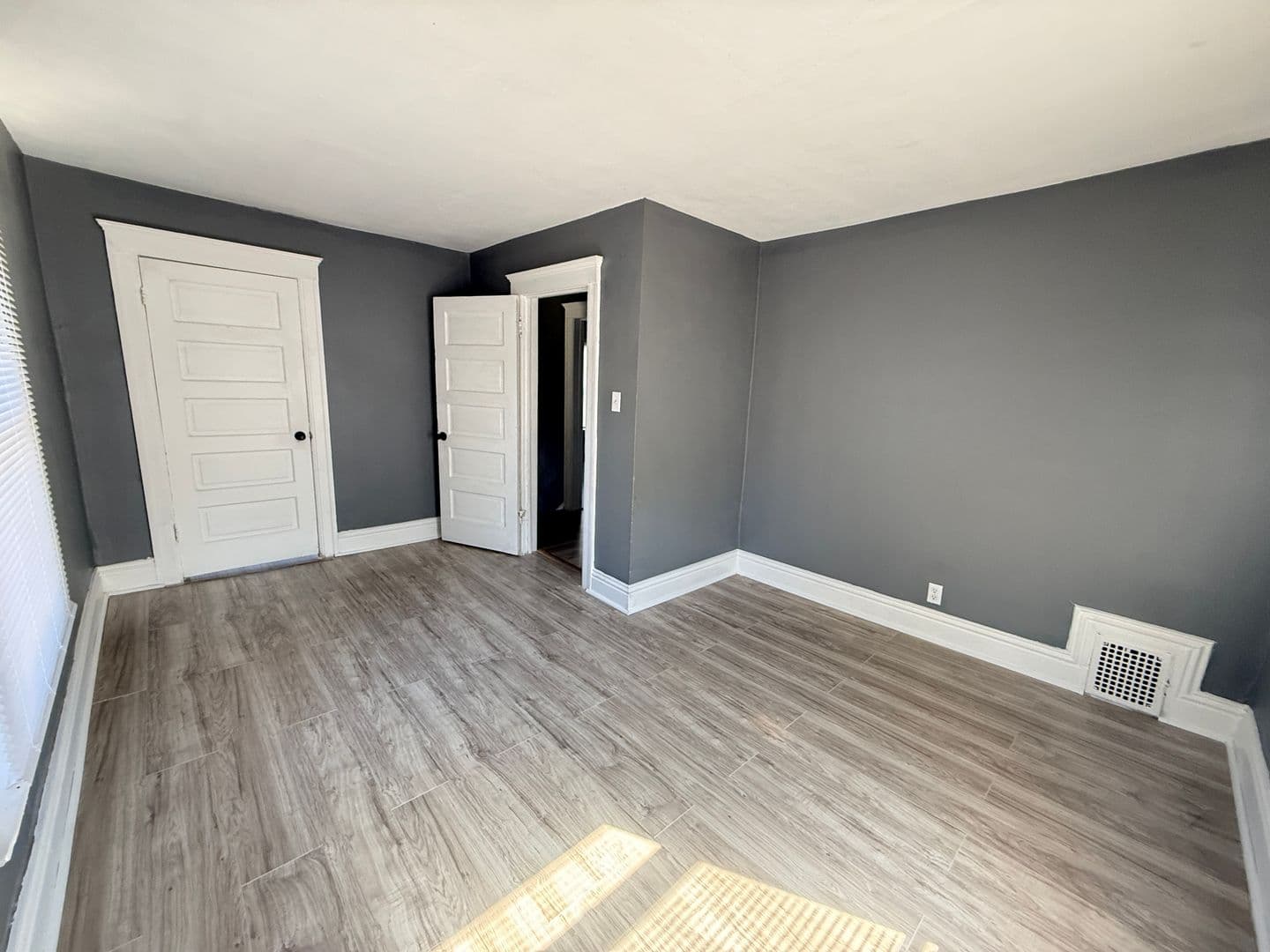 Jackson Apartment: 1239 Greenwood Ave