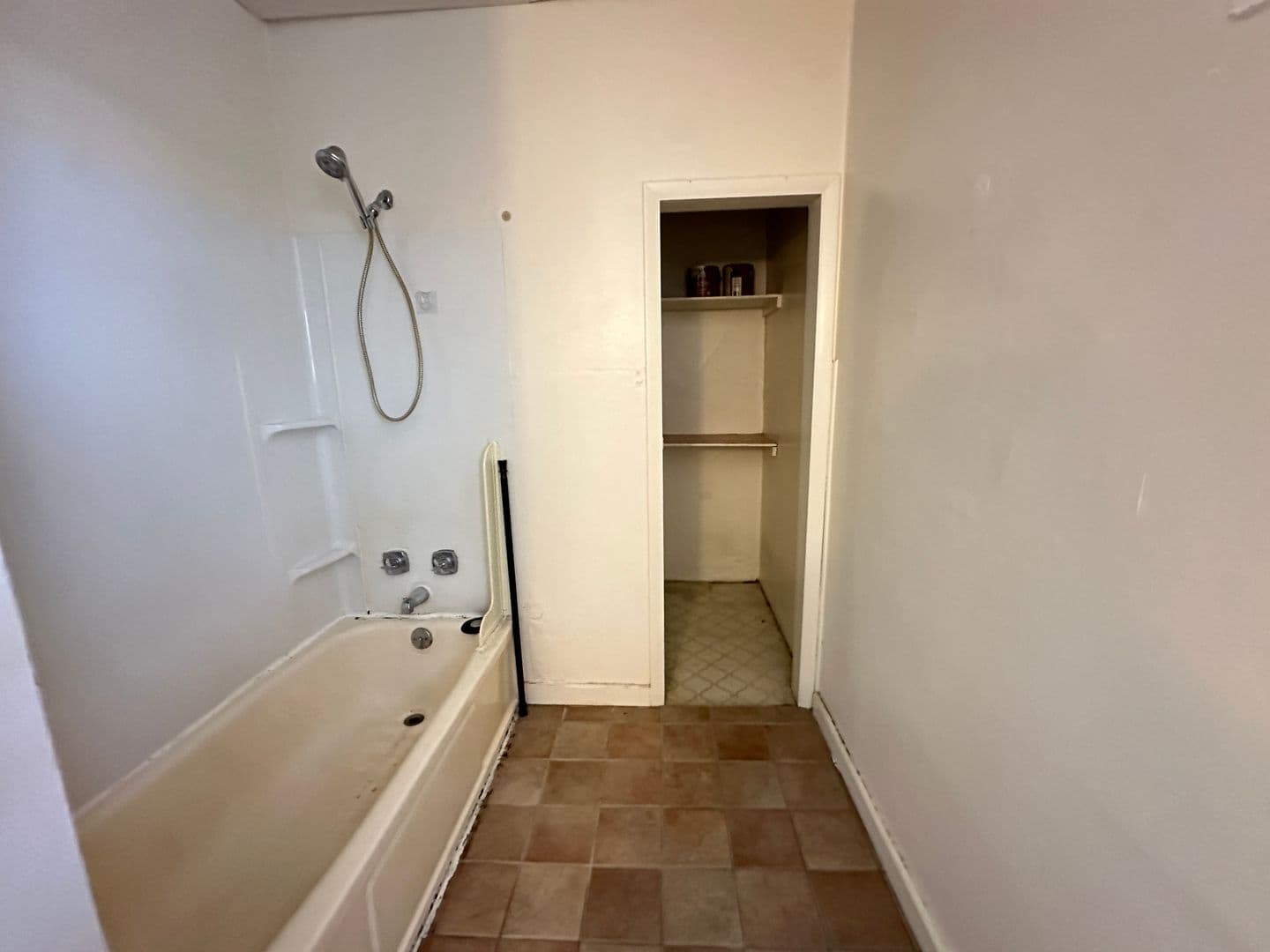 Adrian Apartment: 137 Park St