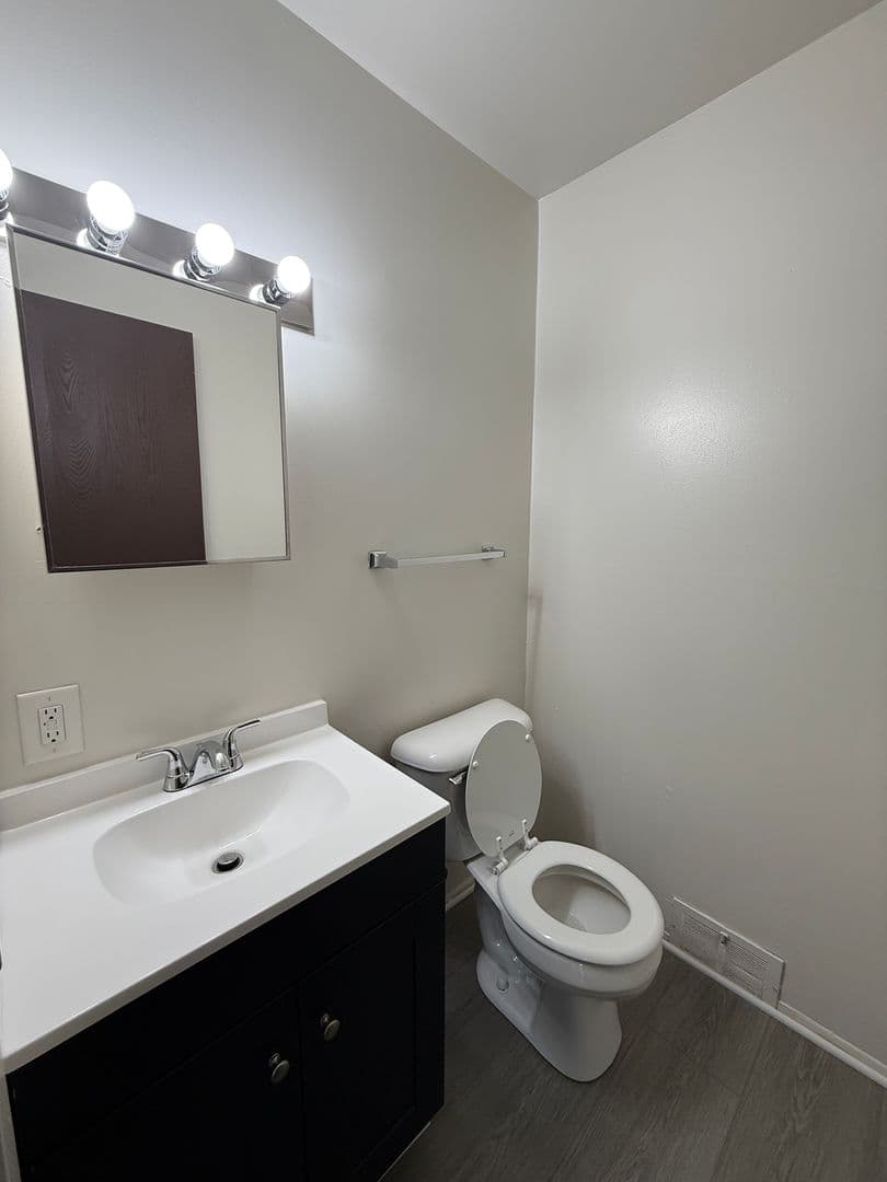 Jackson Apartment: 1482-1488 Longfellow Ave