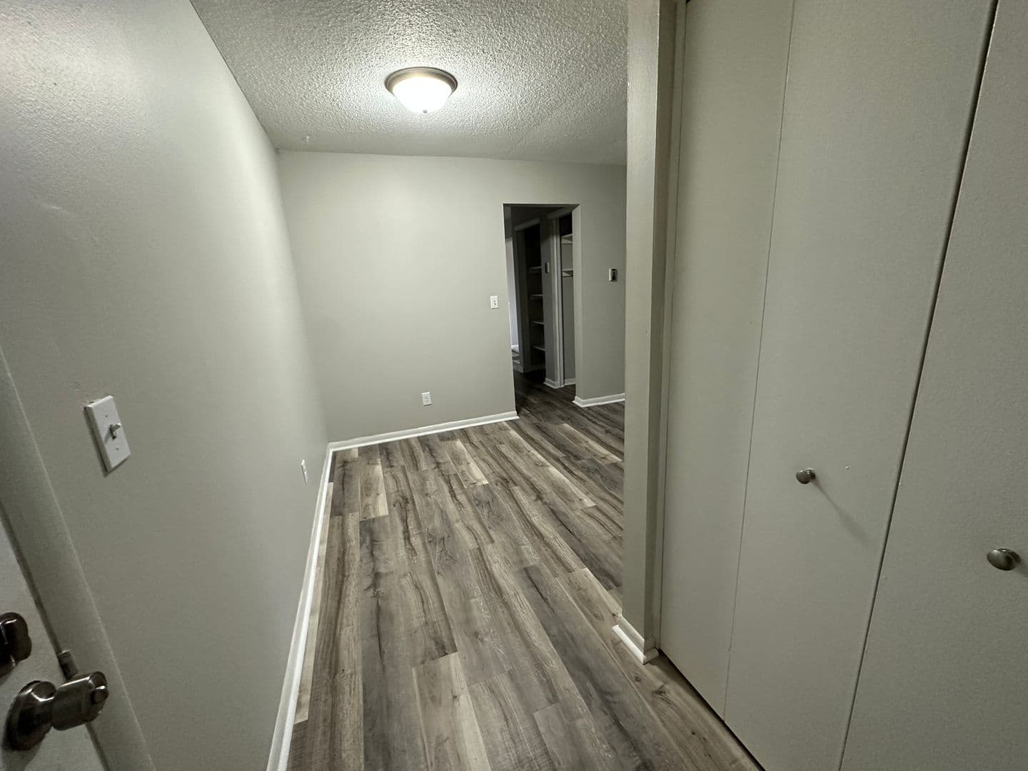 Jackson Apartment: 541 Wildwood Ave