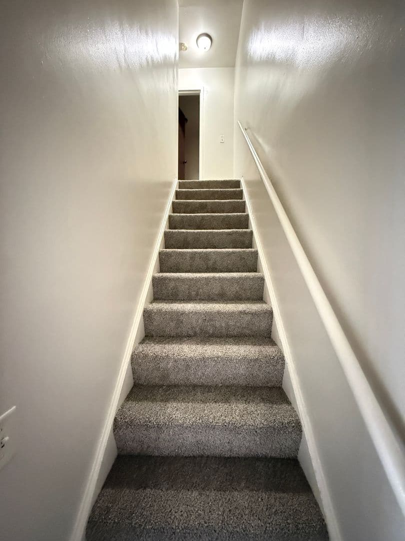 Jackson Apartment: 1450-1460 Longfellow Ave
