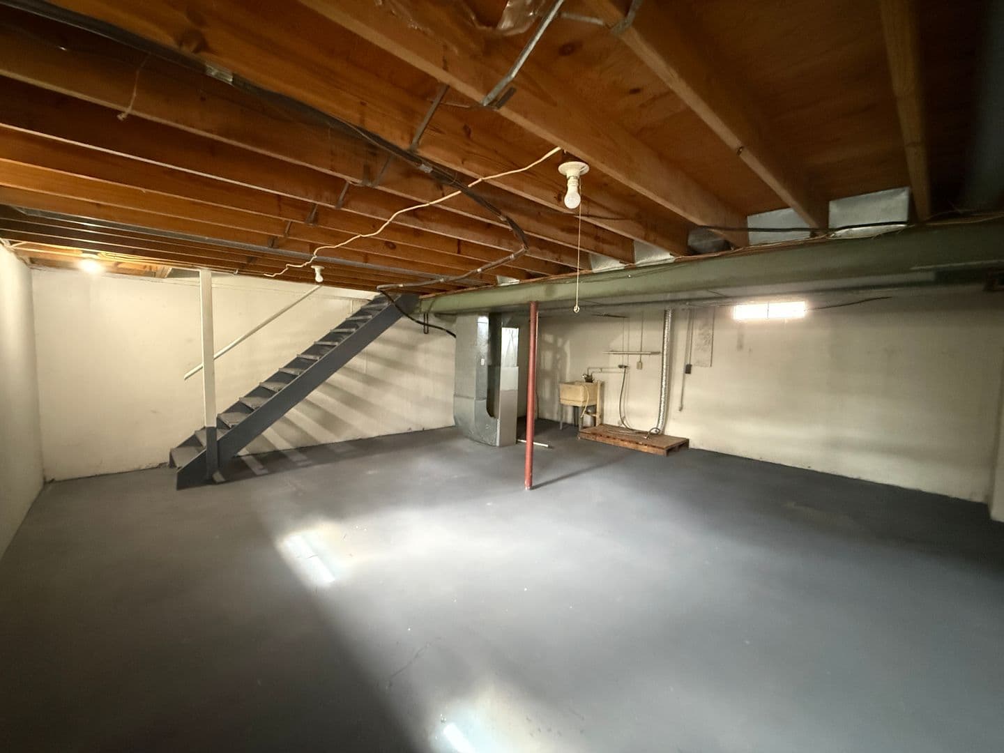 Jackson Apartment: 1482-1488 Longfellow Ave