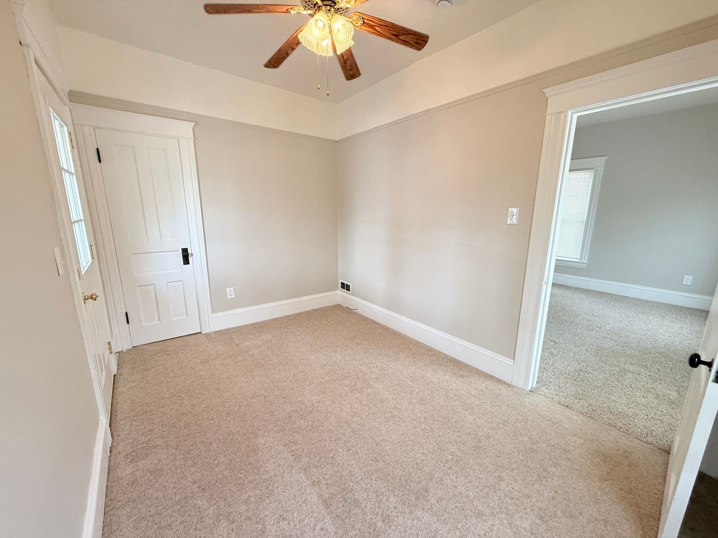 Jackson Apartment: 315 W Trail St