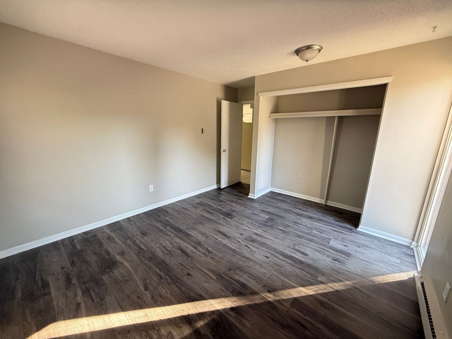 Jackson Apartment: 541 Wildwood Ave