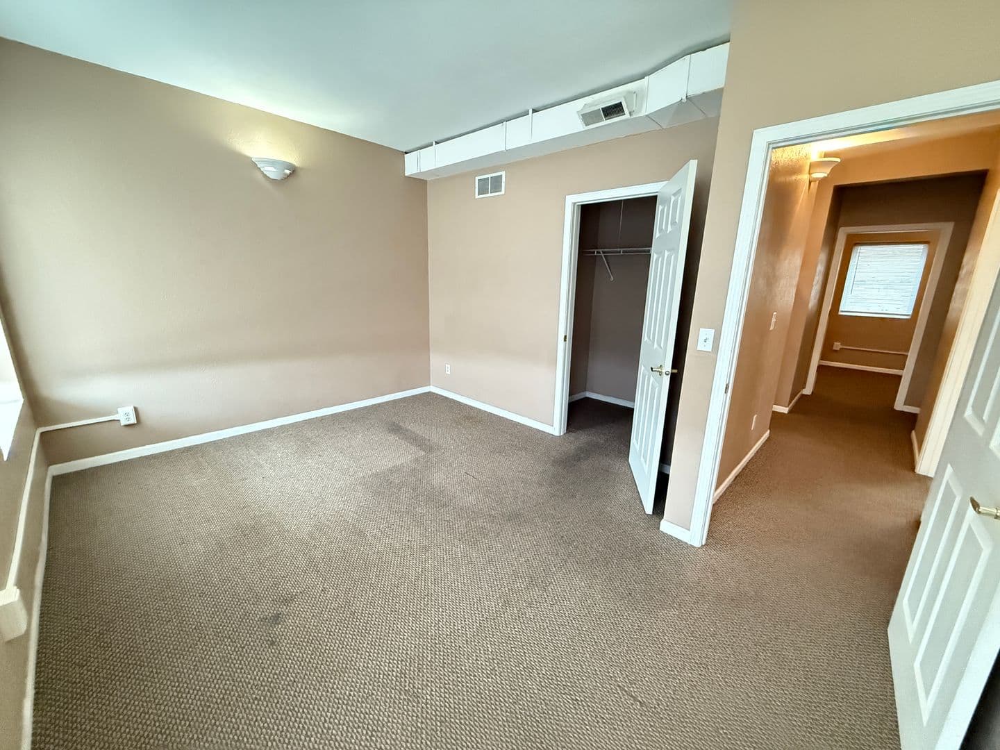 Jackson Apartment: 634 E Michigan Ave