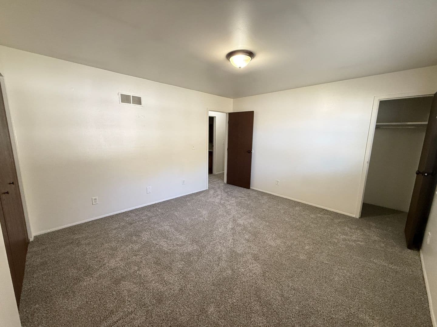 Jackson Apartment: 1450-1460 Longfellow Ave