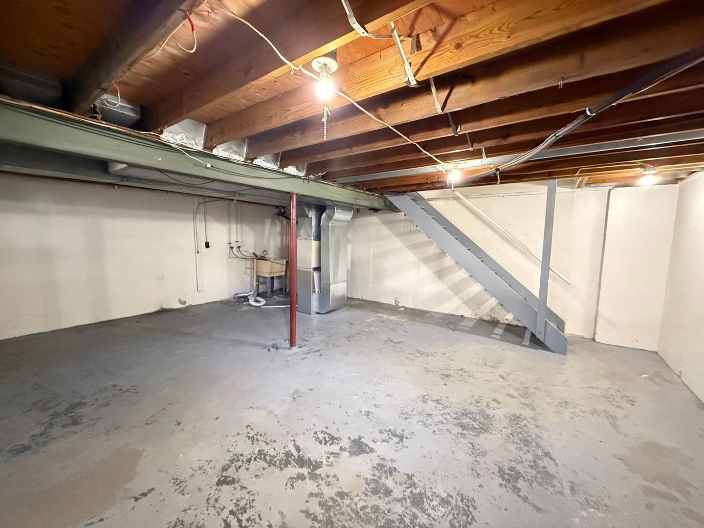 Jackson Apartment: 1450-1460 Longfellow Ave