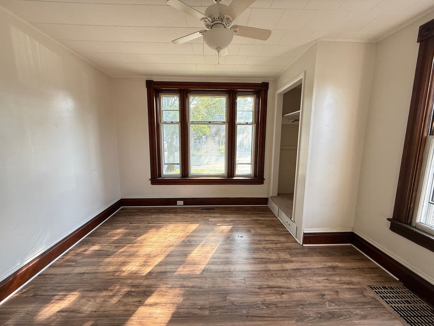 Jackson Apartment: 306 N Elm Ave