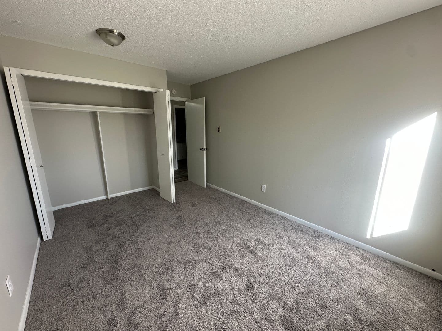Jackson Apartment: 541 Wildwood Ave