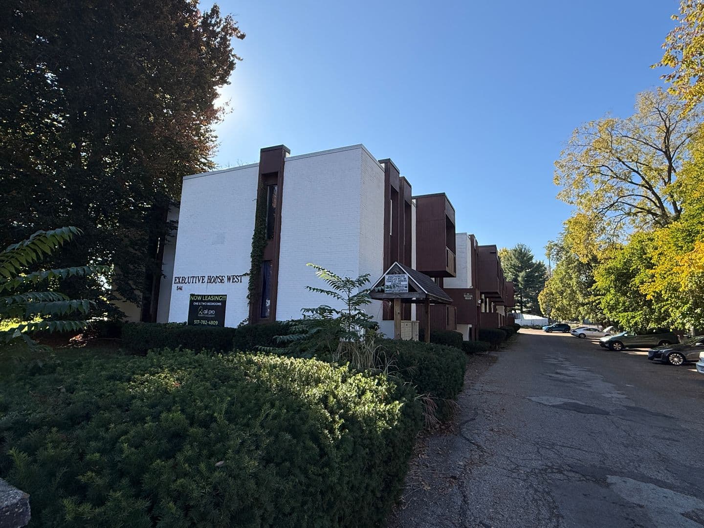Jackson Apartment: 541 Wildwood Ave