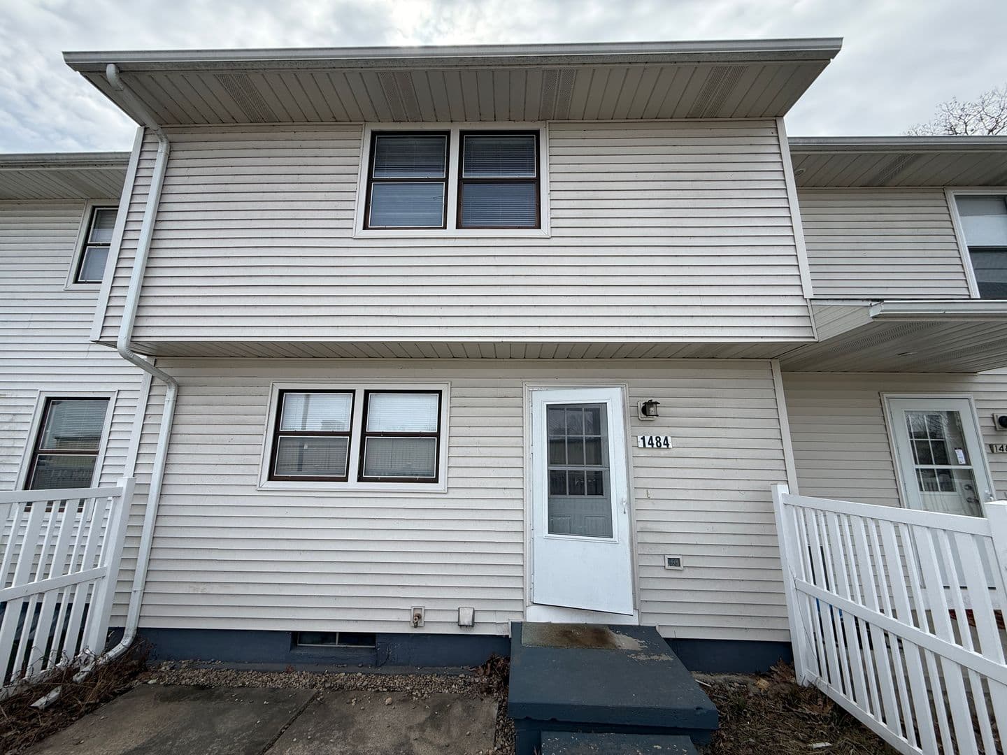 Jackson Apartment: 1482-1488 Longfellow Ave