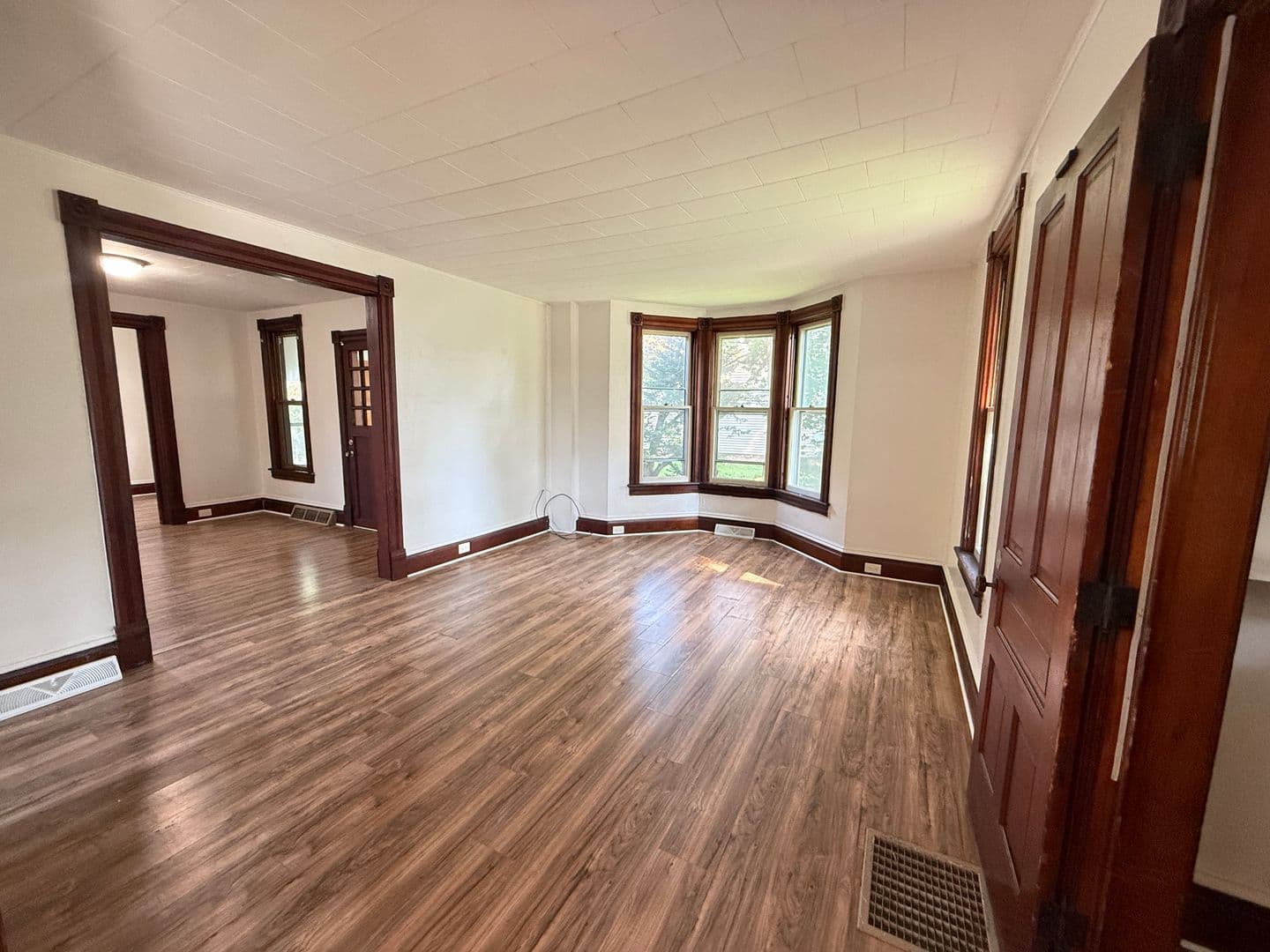 Jackson Apartment: 306 N Elm Ave