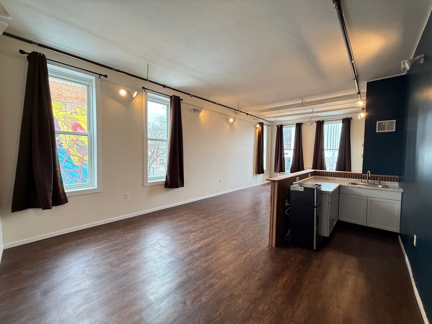 Jackson Apartment: 125 E Michigan Ave