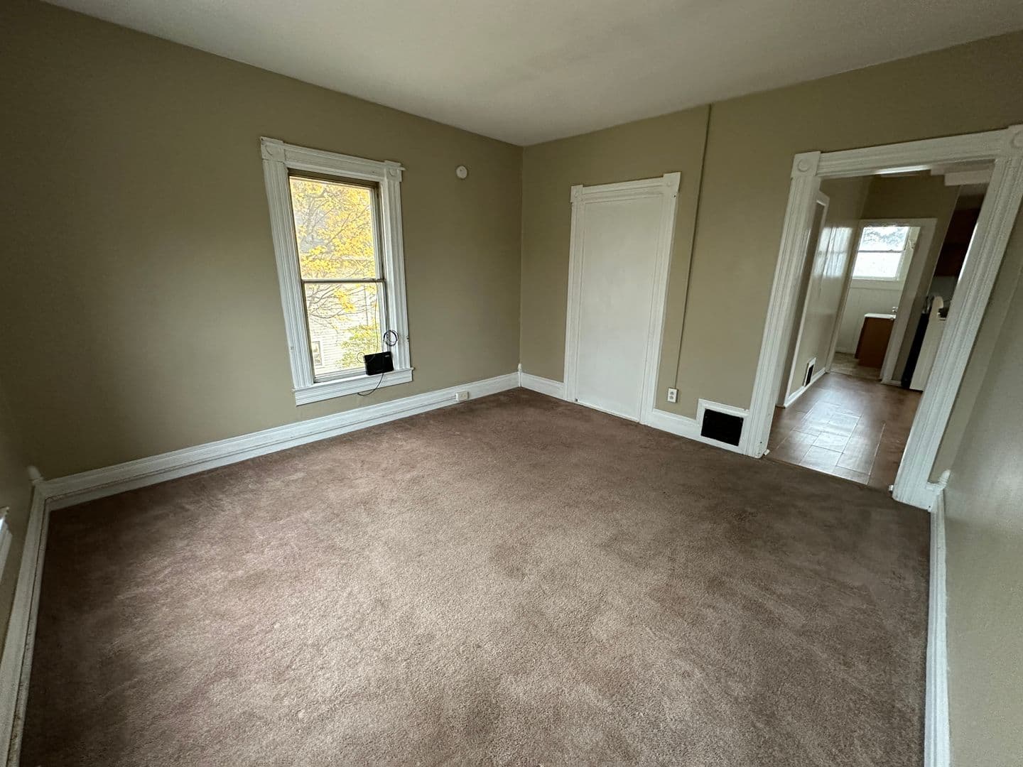 Adrian Apartment: 137 Park St