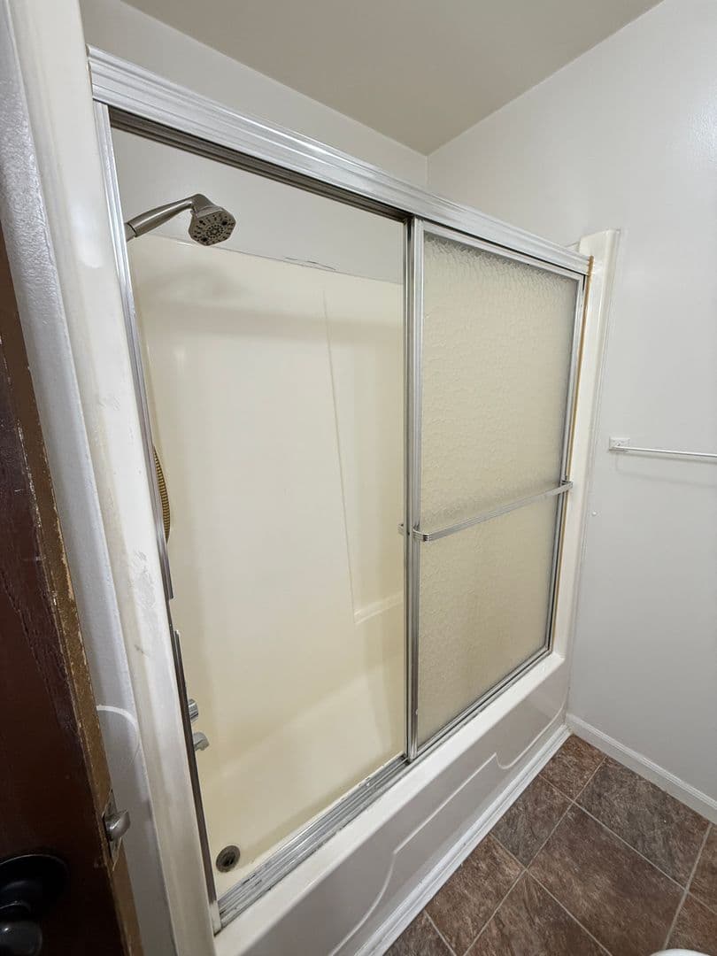 Jackson Apartment: 1450-1460 Longfellow Ave