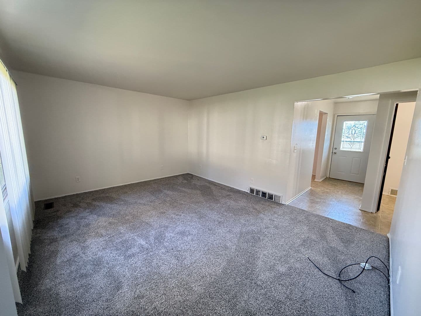 Jackson Apartment: 1450-1460 Longfellow Ave