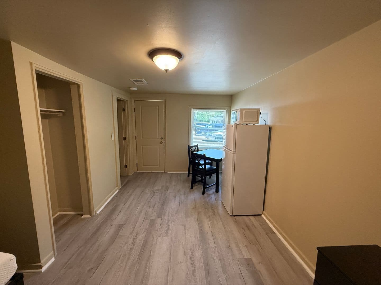 Jackson Apartment: 7657 Ann Arbor Rd