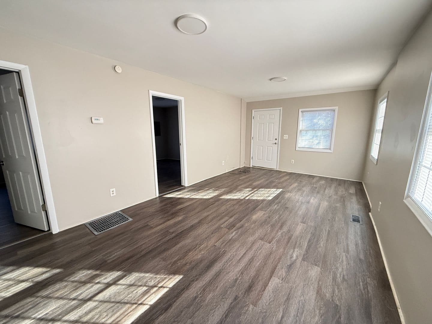 Jackson Apartment: 414 N State St