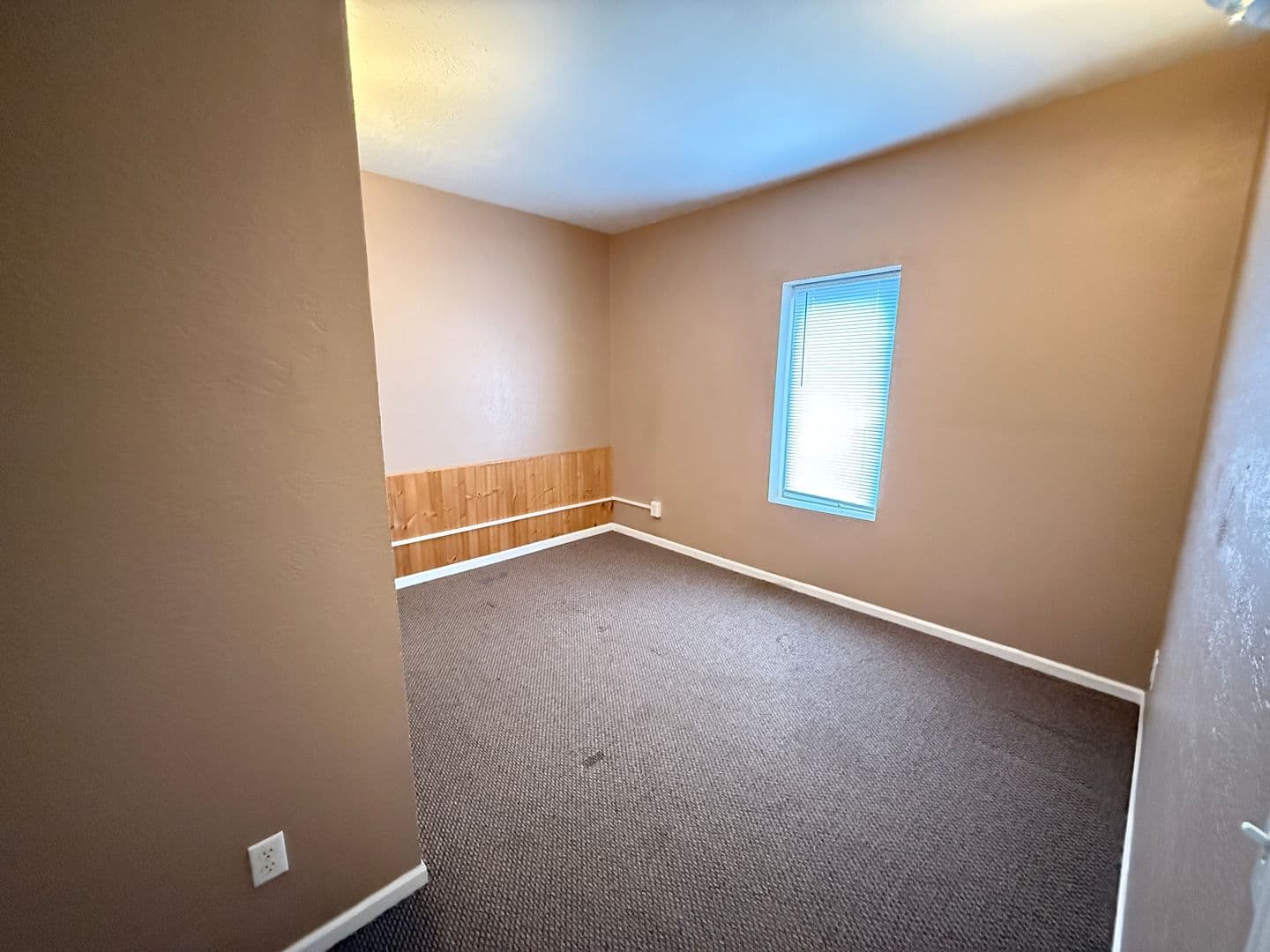 Jackson Apartment: 634 E Michigan Ave
