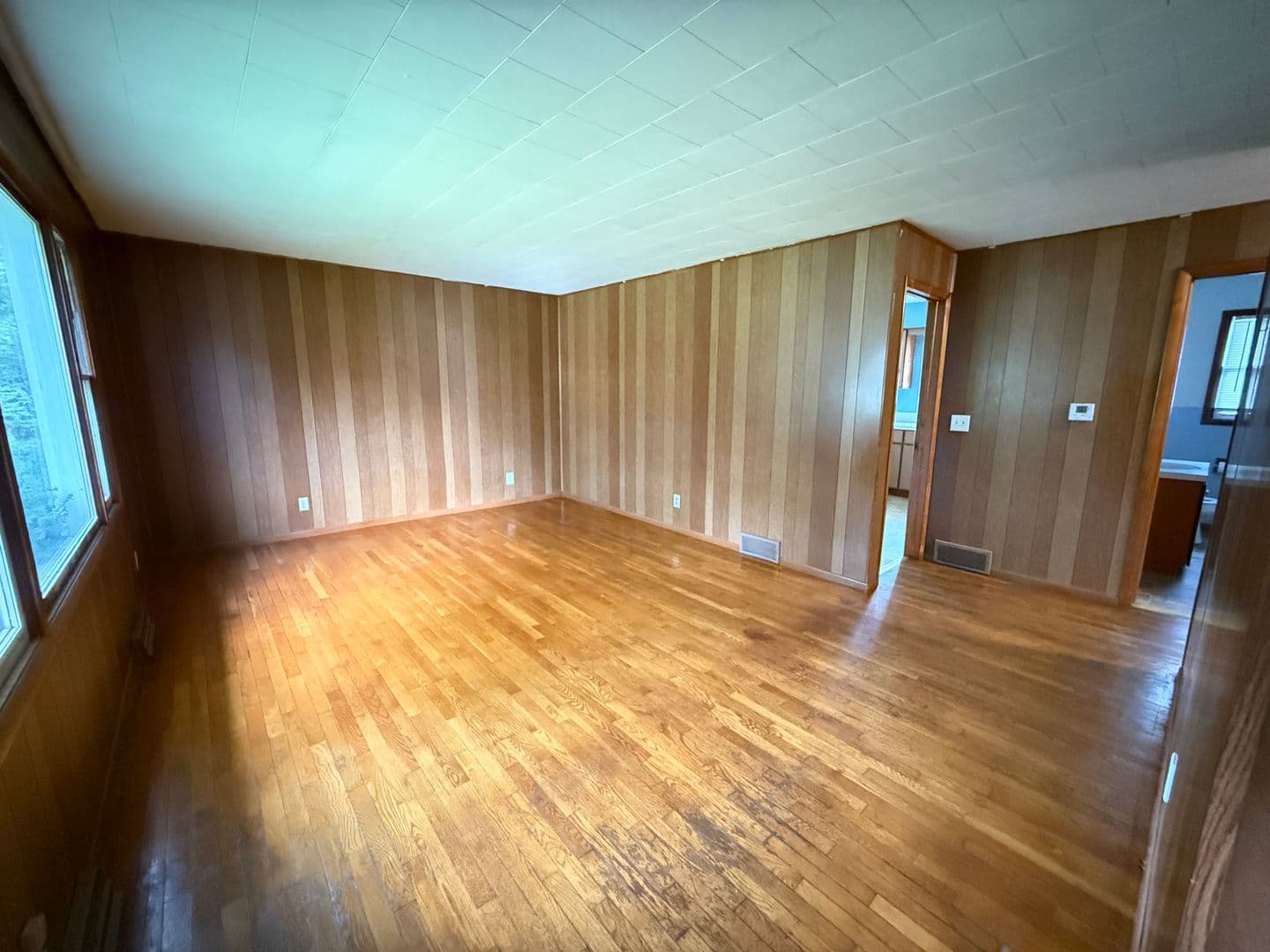 Brooklyn House: 11827 Miller Highway