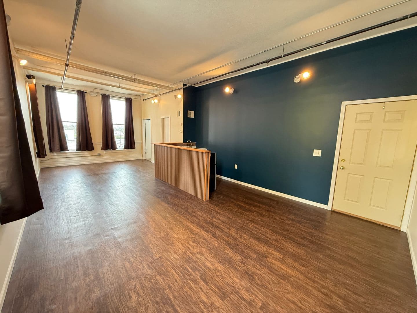 Jackson Apartment: 125 E Michigan Ave